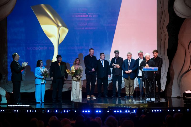 A Semmelweis című film alkotói a díj átvétele után, 2024. június 15-én, Veszprémben, Vecsei H. Miklós, Koltai Lajos