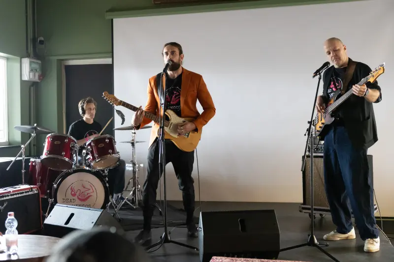 A Dead Flamingos zenekar: Wettstein Márk, Kádár L. Gellért és Friedenthal Zoltán. Fotó: Sallak Dóra / Megafilm Service