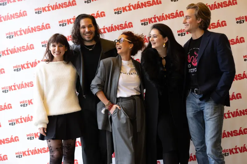Trill Beatrix, Szalay Bence, Dobó Kata, Domonkos Éva Lili, Wettstein Márk. Fotó: Sallak Dóra / Megafilm Service