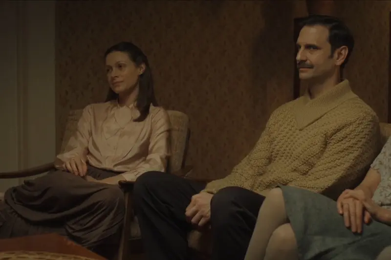 Itt érzem magam otthon, Józsa Bettina, Simon Kornél