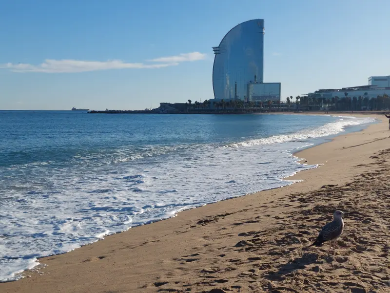 A Földközi-tenger partja Barcelona 1. kerületében, 2025. november 25. Fotó: Gárdonyi Ágnes